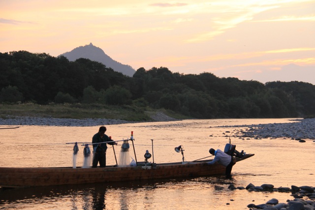 鮎漁に向かう初秋の長良川