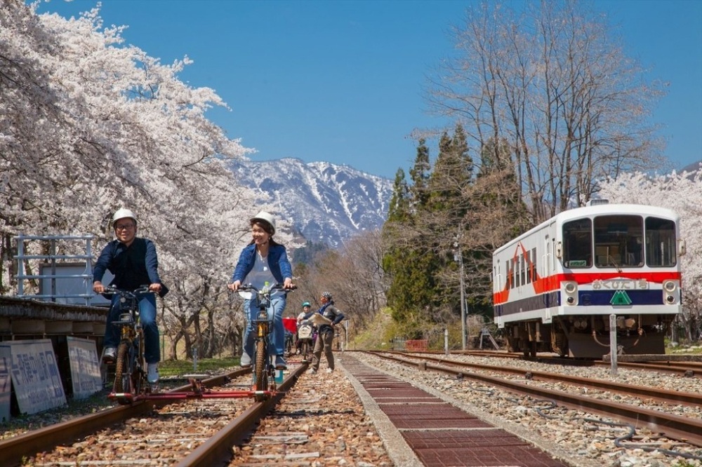 旧神岡鉄道の線路をマウンテンバイクで駆け抜けよう