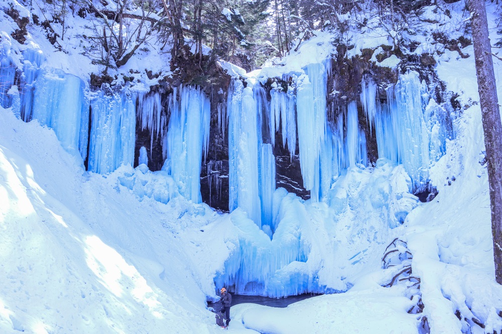 幅50M、高さ20Mの氷瀑