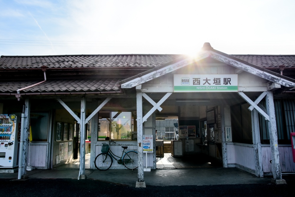 映画の中では1960年代の「阿佐ヶ谷駅」として使われていた「西大垣駅」。