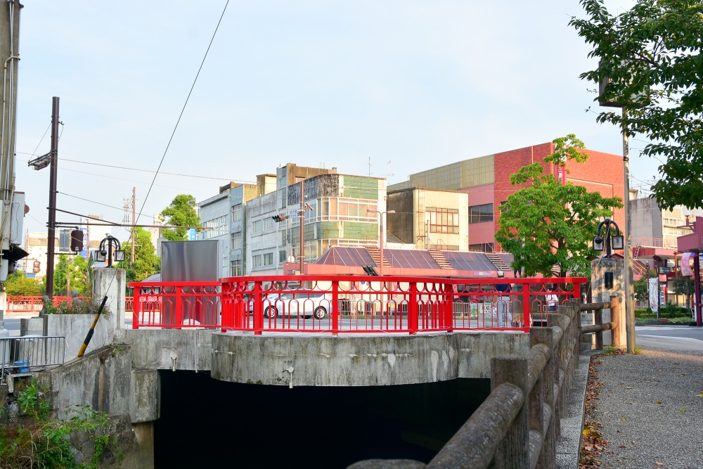 大垣駅前通りにある「新大橋」。映画『聲の形』の印象的なシーンで登場する。