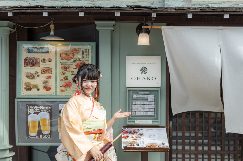 「蕪水亭OHAKO」さんは薬草料理が有名なお店です