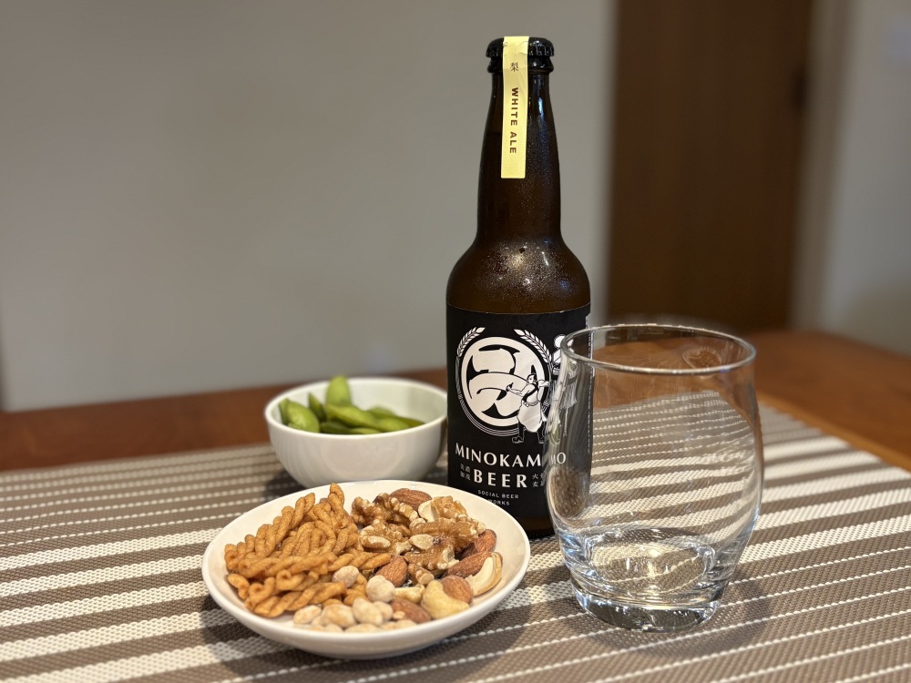 骨のある黒いラベルの瓶から（つづく→）