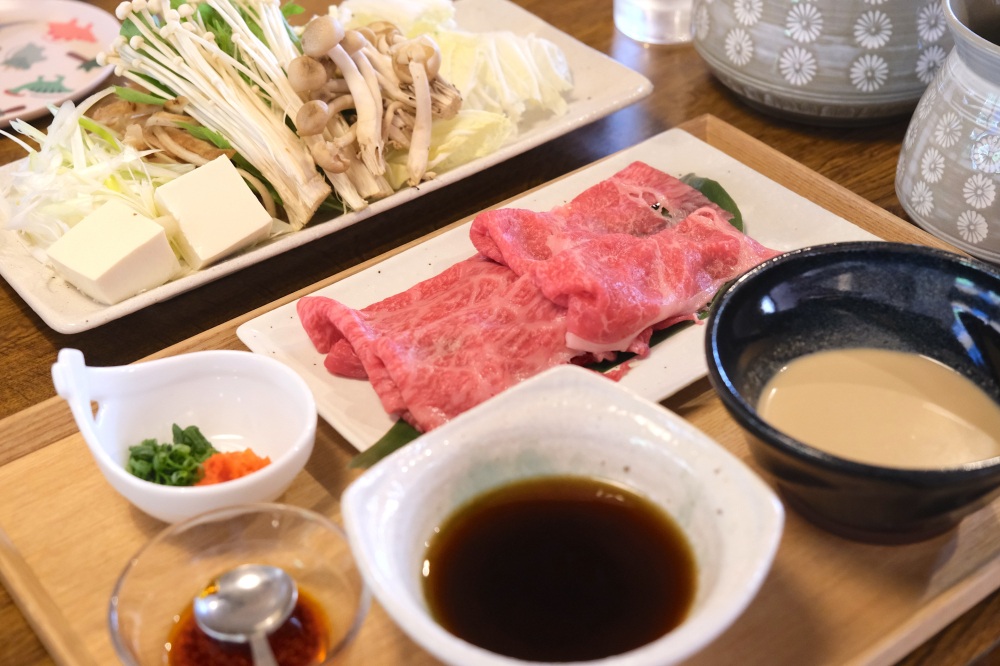 飛騨牛のしゃぶしゃぶに舌鼓