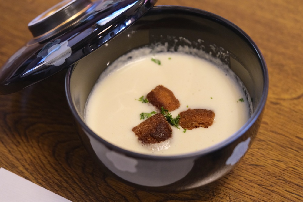 とうもろこしの冷製スープも美味