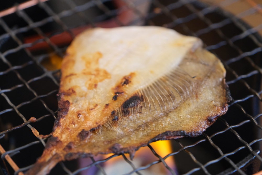 旨味が凝縮した干物は好みの火加減で