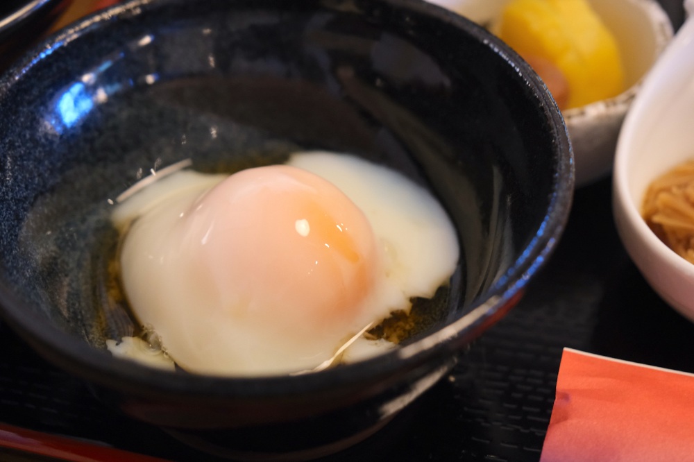 温泉卵は沁み入る美味しさ