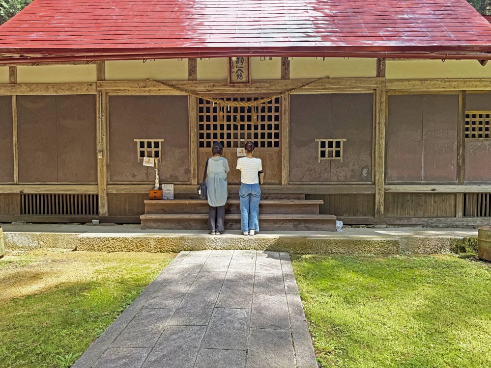ここは、祭礼の闘鶏楽（カンカコカン）の練習をしていた場所でもあります。
