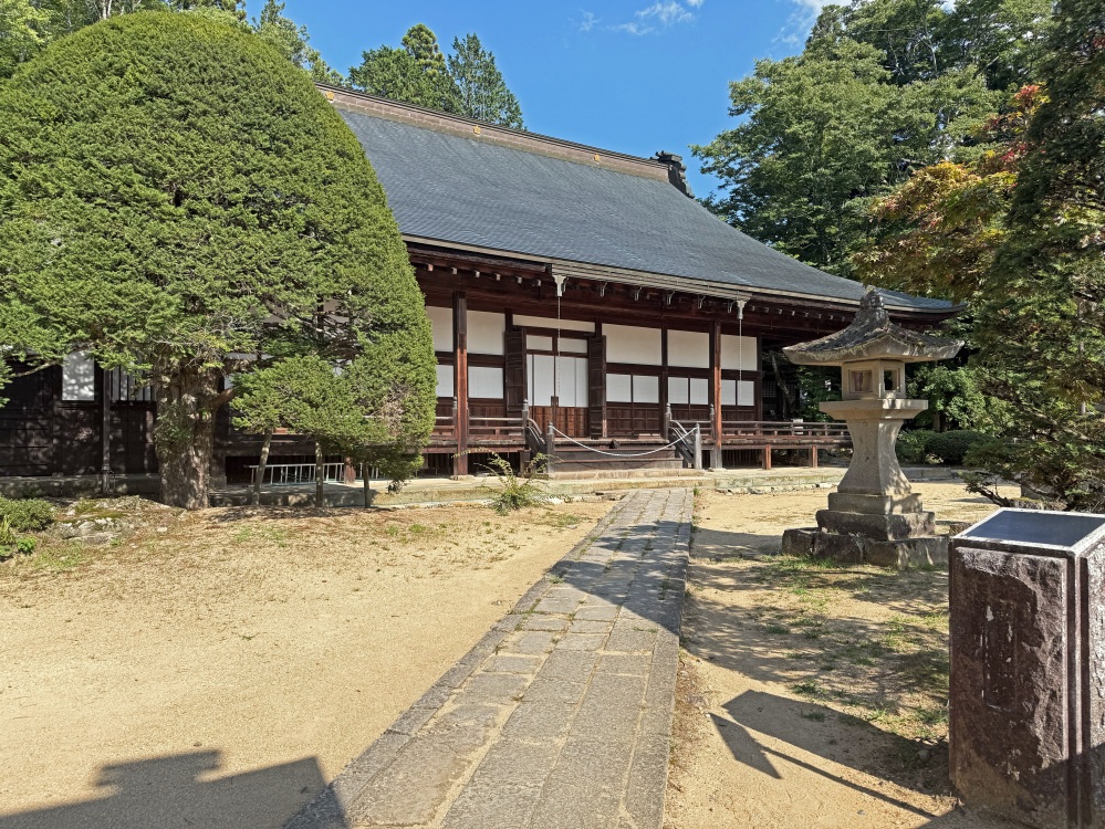 日本遺産構成文化財の法華寺本堂。