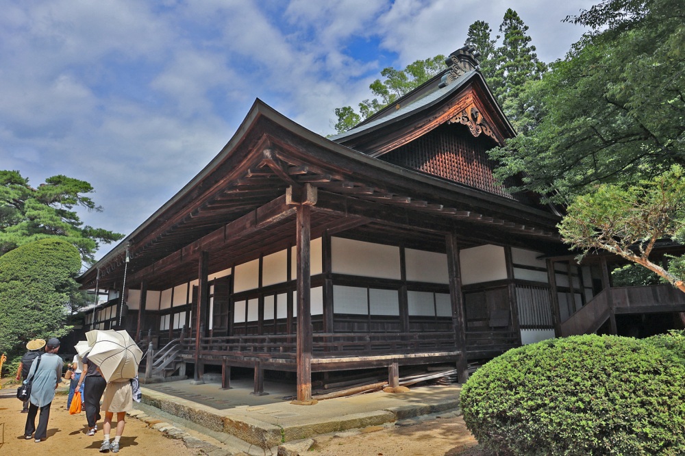 日本遺産構成文化財の本堂を見学。