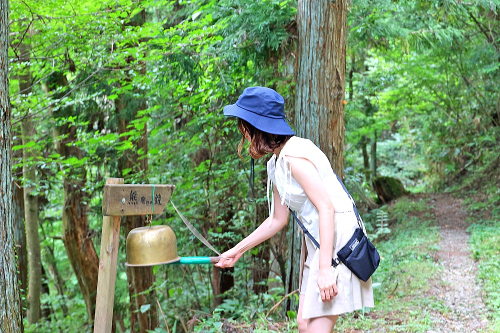 所々に熊よけの鐘が設置してあります。