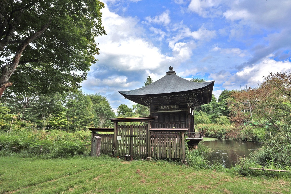 市の指定文化財弁天堂へ到着。