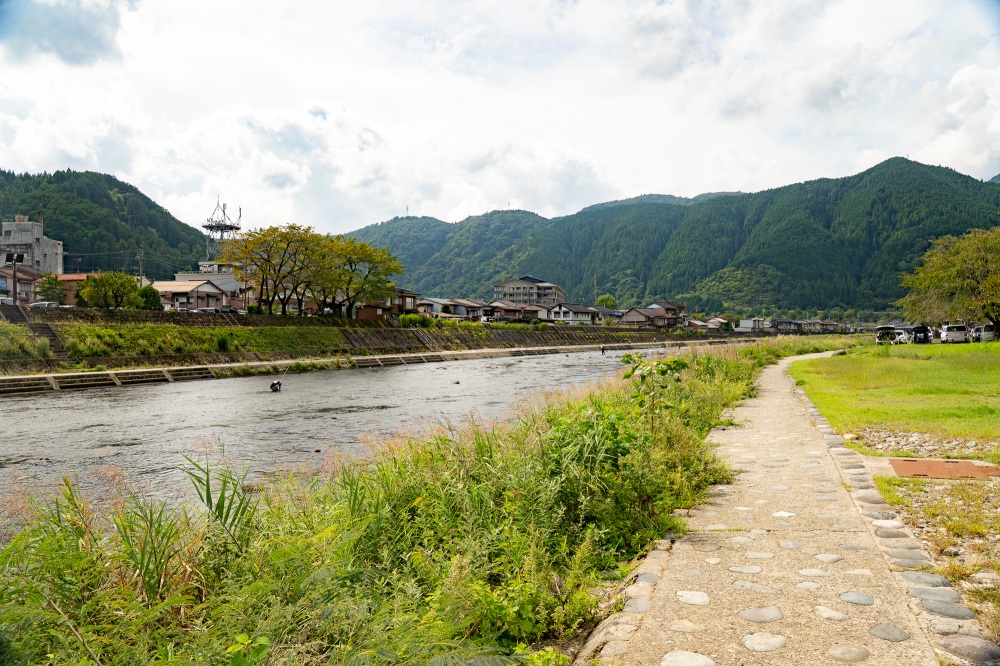 のんびり散策したい中河原公園