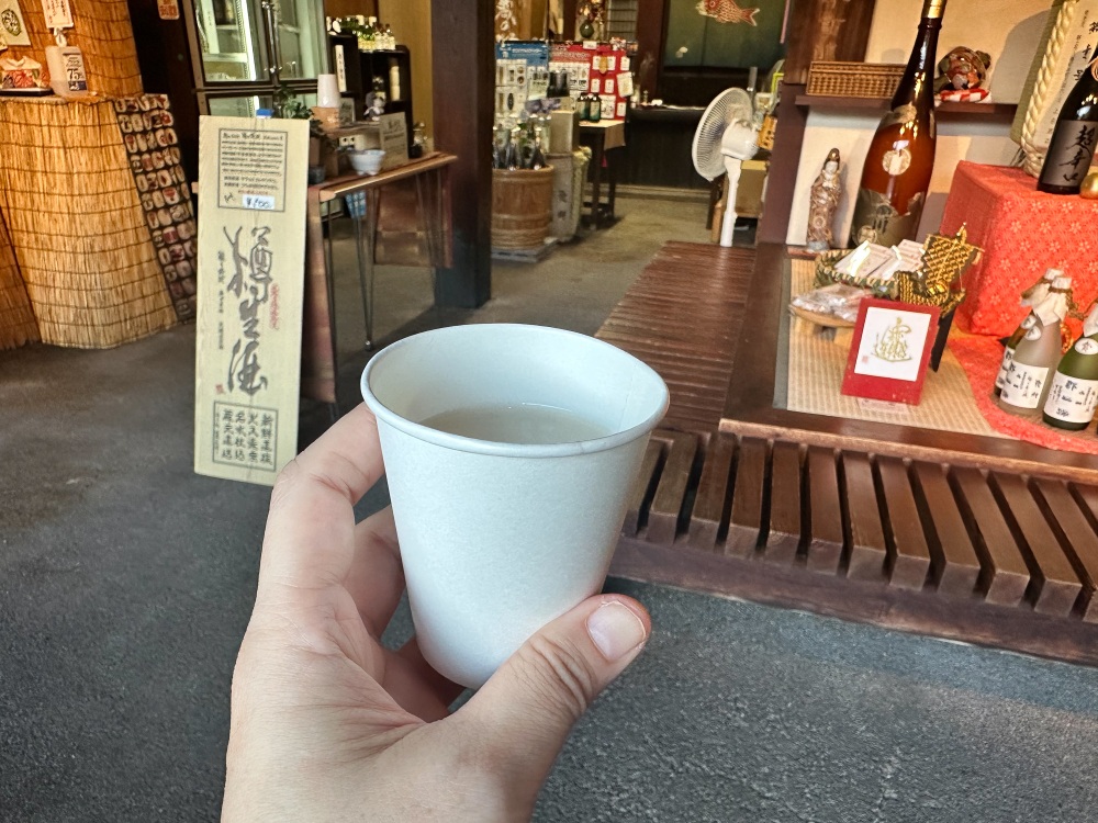 冷たい甘酒でひと休み