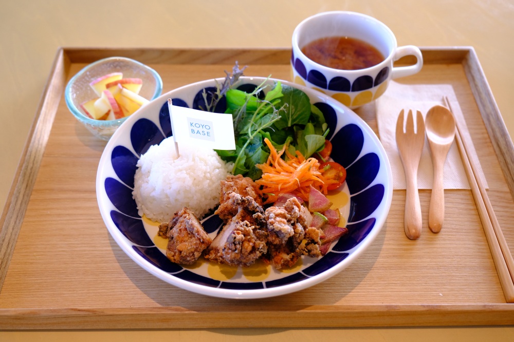 恵那鶏の唐揚げが中心のお子さまプレート