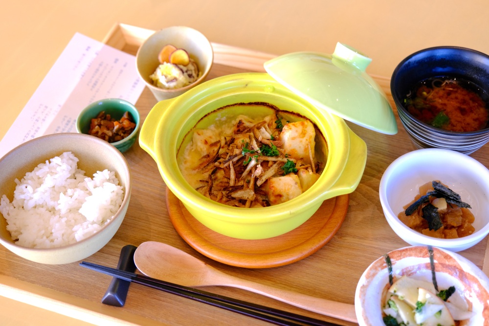 ひのき牛と飛騨豚のハンバーググラタンとお野菜のセット（時期限定）