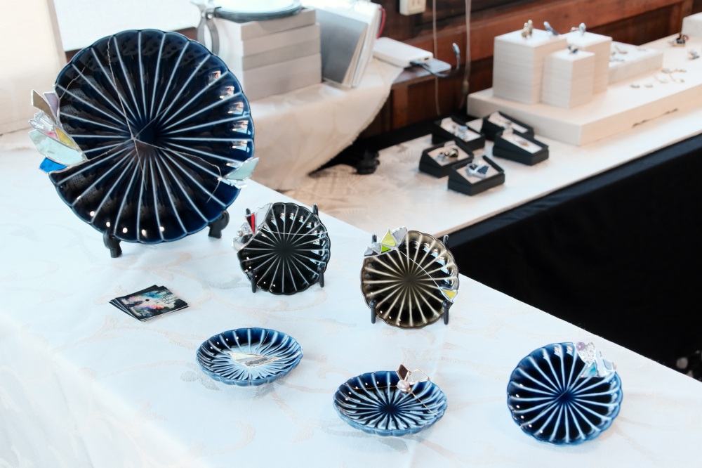 割れたぎやまん陶は、金継ぎでアート作品に