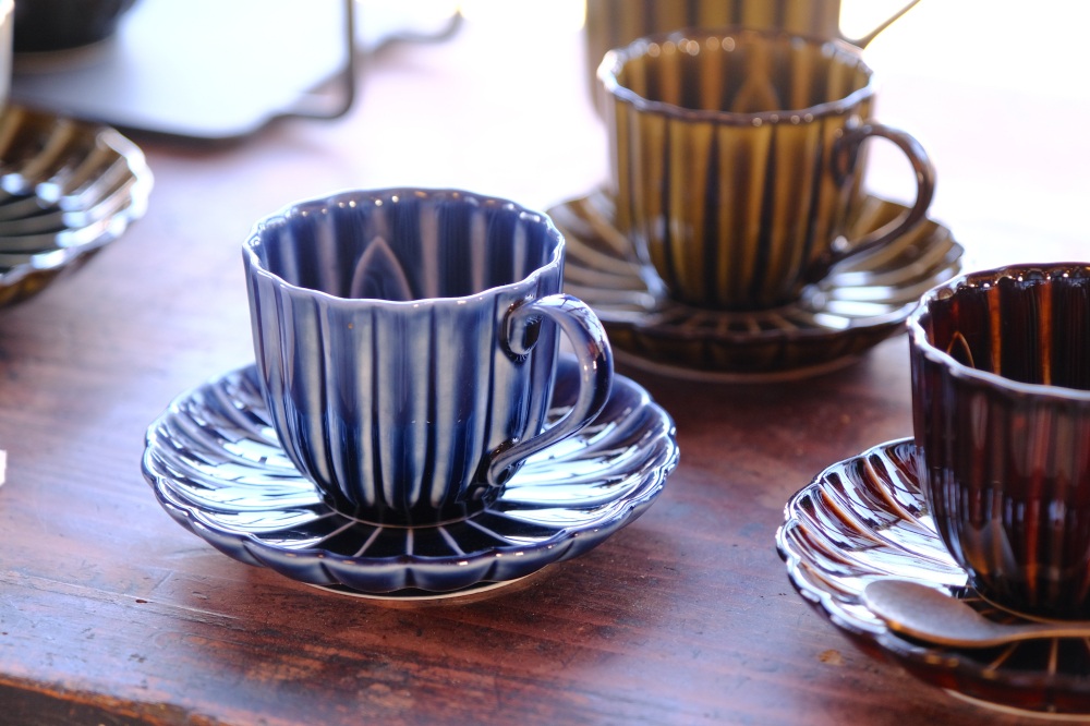 独特の美しさと質感をもつ"ぎやまん陶"