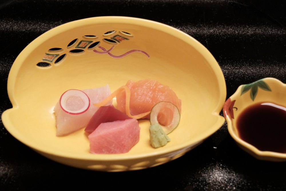 お刺身は厚切りで、鮮度も素晴らしい