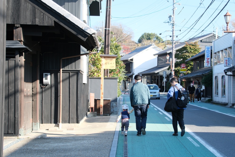 ショッピング後の荷物は、旅のバトラーがスマートにお預かり