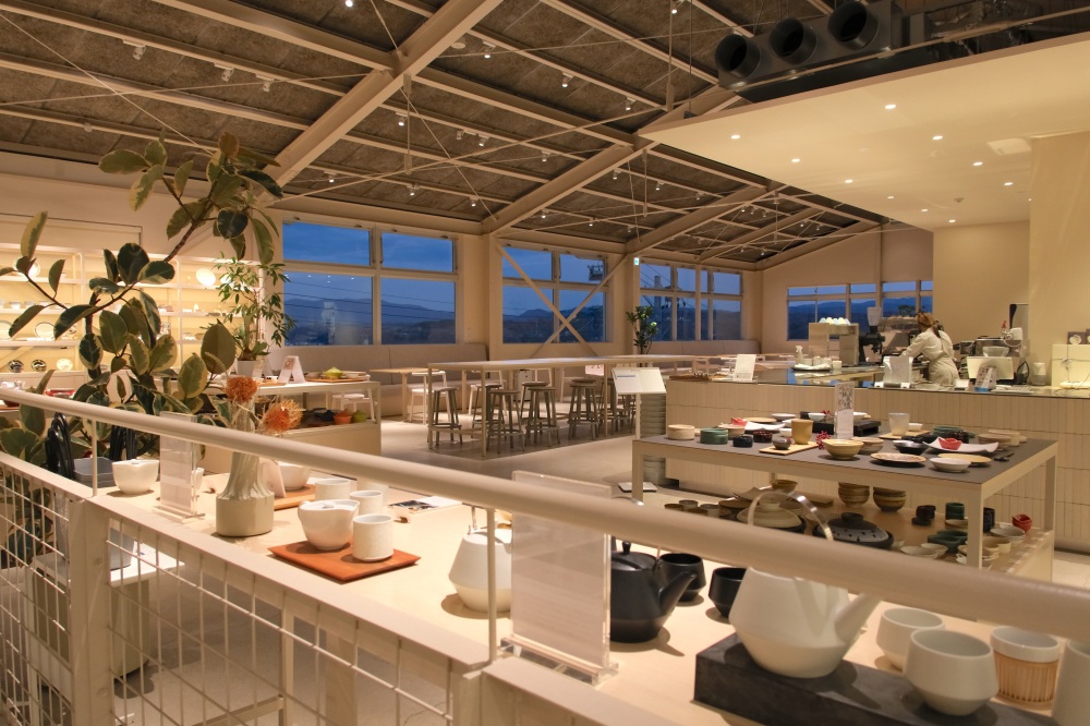 旅のラストは、初めに立ち寄ったKOYO BASEでどうしても欲しかった焼き物を手に入れた