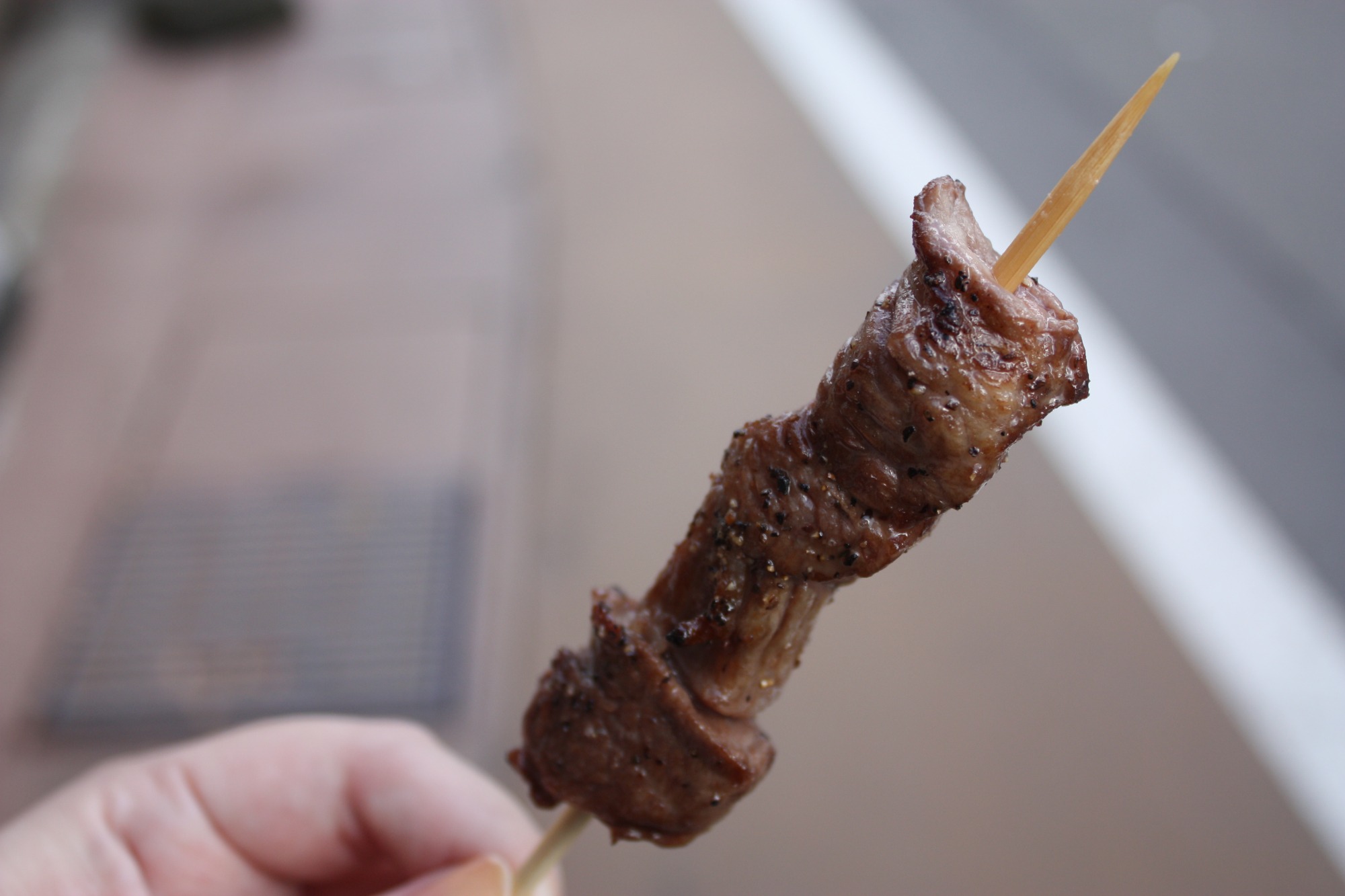 飛騨牛の串焼きのアップ