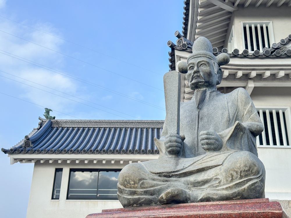 木下藤吉郎(秀吉)の像