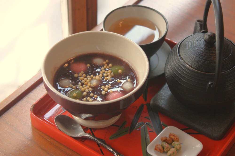 雪玉ぜんざいセット(ほうじ茶)