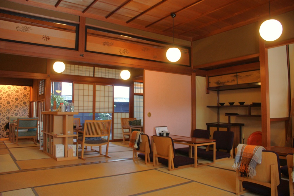 古民家を活用した座敷