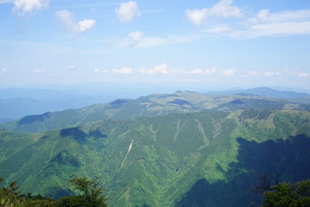 ここからは一気に高山らしいダイナミックな風景に