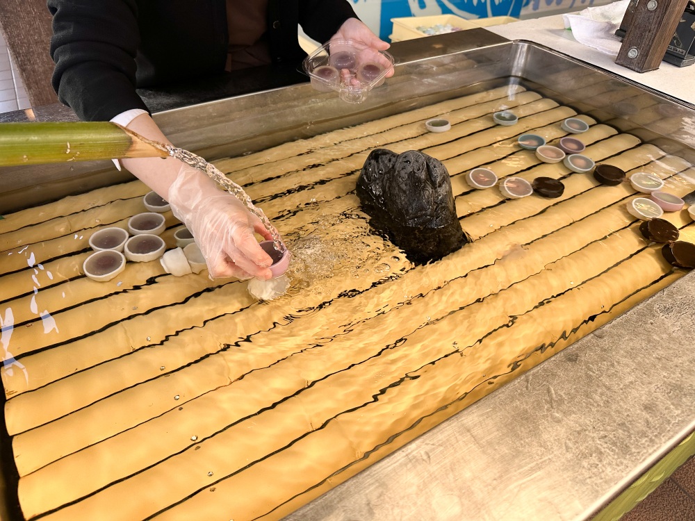 大垣の夏の風物詩・水まんじゅう