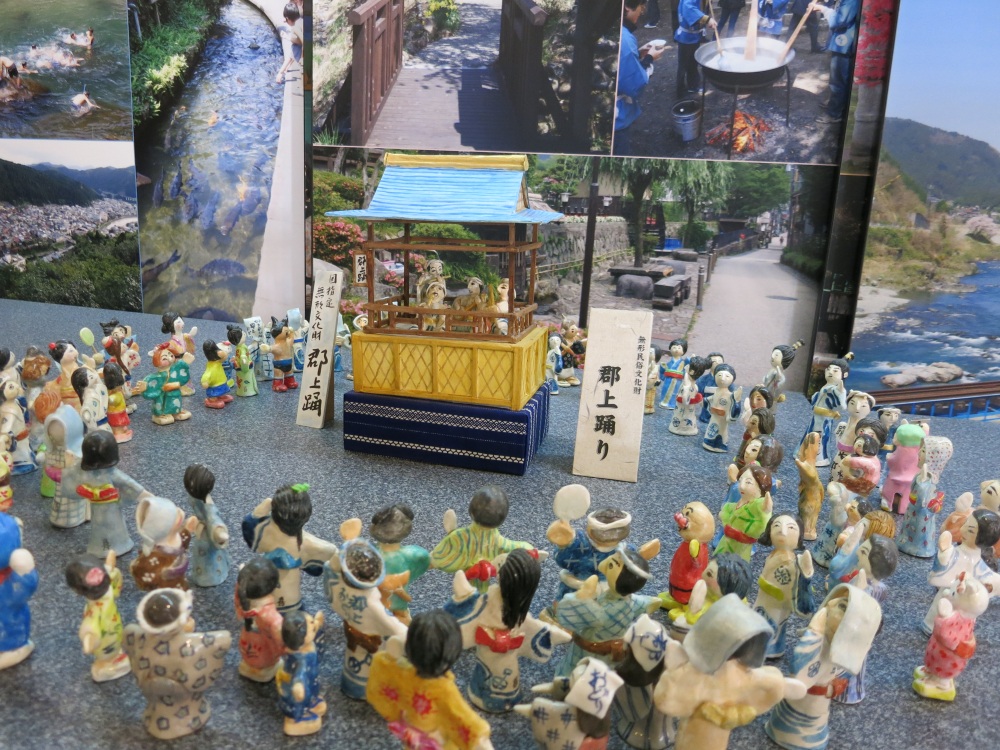 入口で迎えてくれるミニチュア