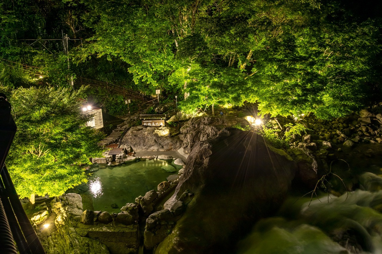 新穂高の湯　新緑ライトアップ【高山市】