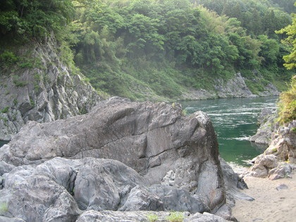 日本最古の石発見地