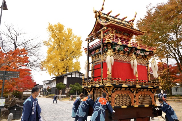 まつり屋台入れ替え（飛騨古川まつり会館）