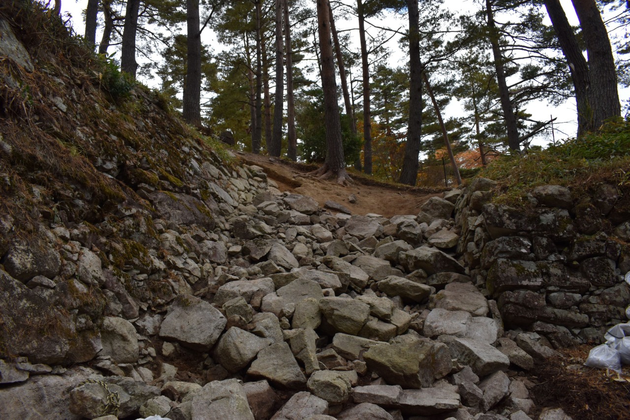 出桝形虎口への通路