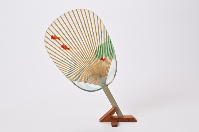 水うちわ　小判型　金魚　[カミノシゴト／家田紙工(株)]