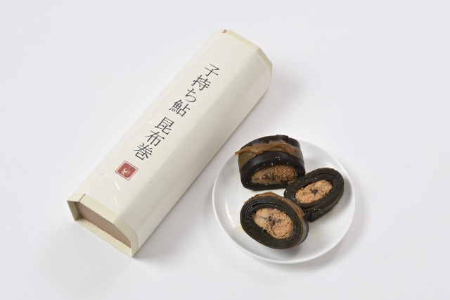 子持ち鮎の昆布巻き［日本料理 ひら井］