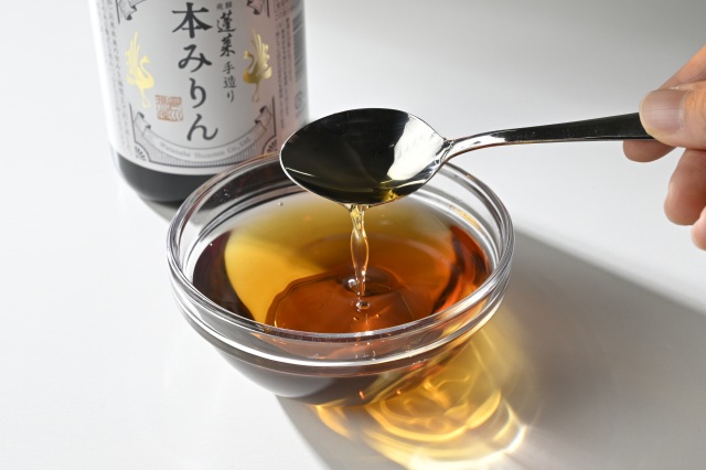 蓬莱 手造り 本みりん [(有)渡辺酒造店]